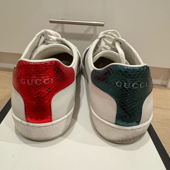 Gucci women White Sneakers with Red Heart - Picture 3 of 4